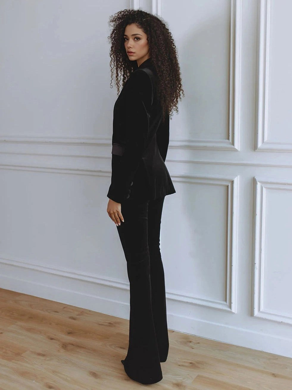 Delphine | Women's Single-Button Blazer Flare Trouser Set, Contrast Lapel Two-Piece Suit | Bella Blue