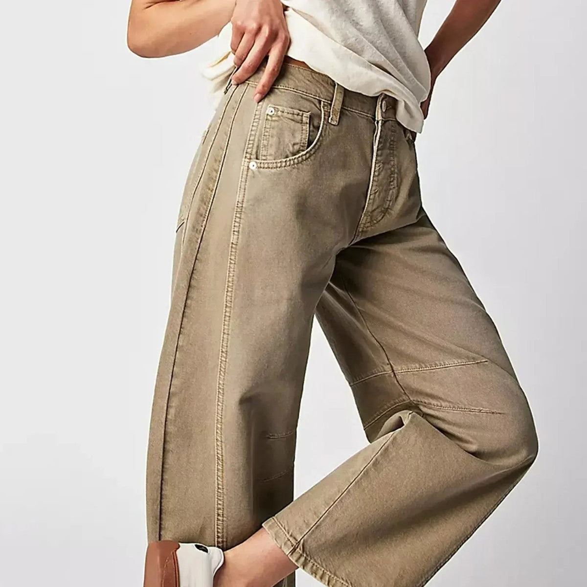 Freya | Women's Relaxed Barrel Jeans, High-Waist Denim Jeans | Bella Blue